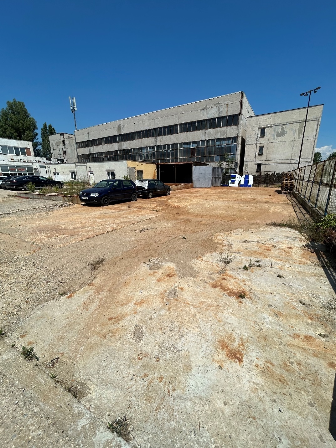 Сграда на един етаж (смесена)