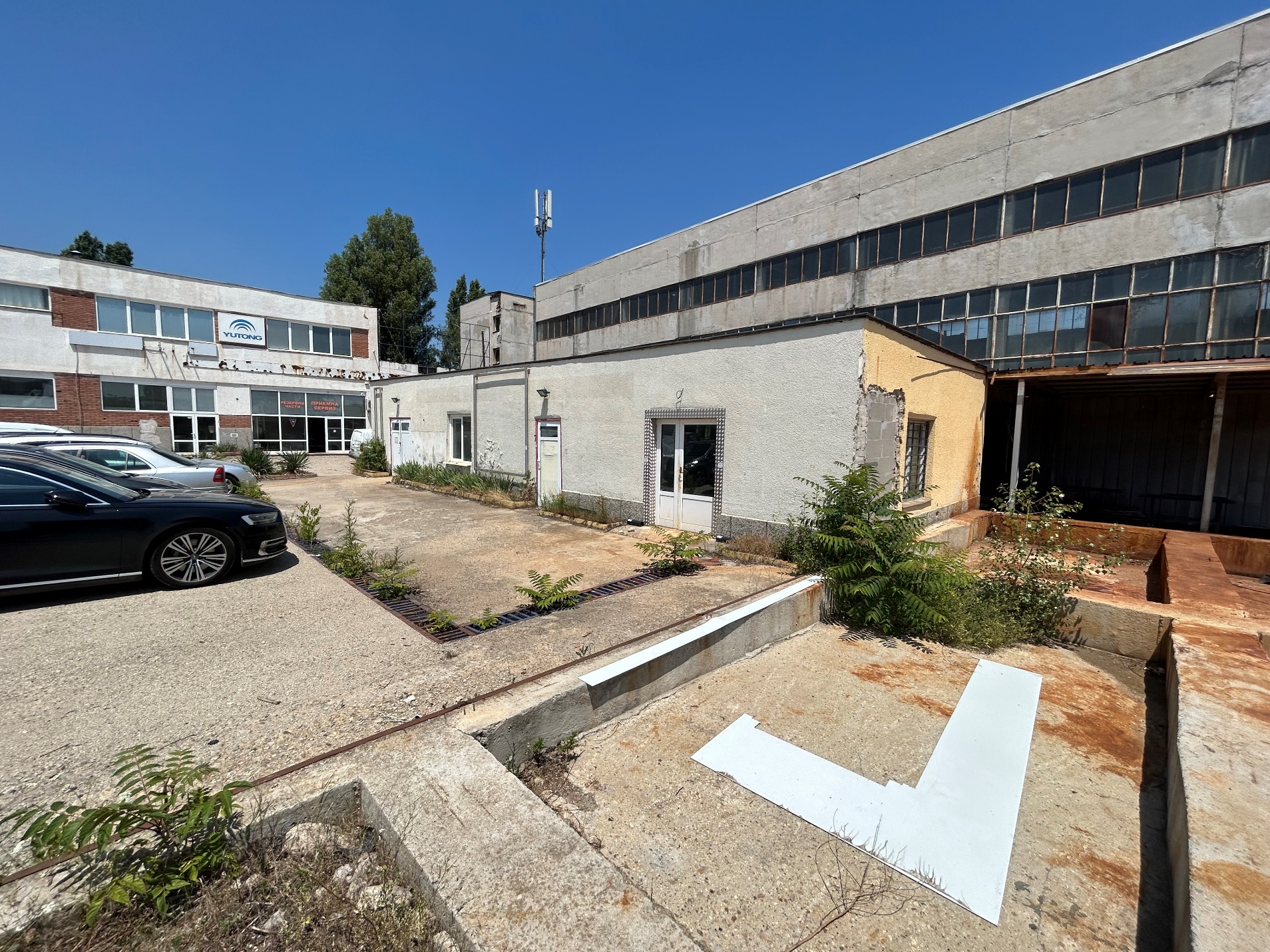 Сграда на един етаж (смесена)